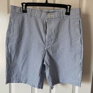 Brooks Brothers Seeksucker shorts. Size 33. Worn a few time. GUC!